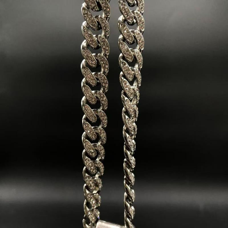 Cuban Chain Hip-Hop Style Personalized Pendant Necklace. Perfect for Parties, Everyday Wear, and Versatile with Any Outfit.